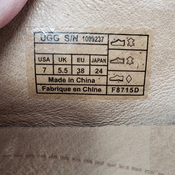 UGG Australia Antora Patent Leather in Nude Flats Size 7 - Picture 9 of 12